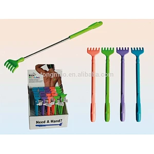 telescopic back scratcher with plastic claws