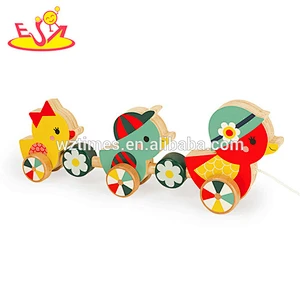 Wholesale most lovely wooden pull chicken toy help baby learning walking W05B165