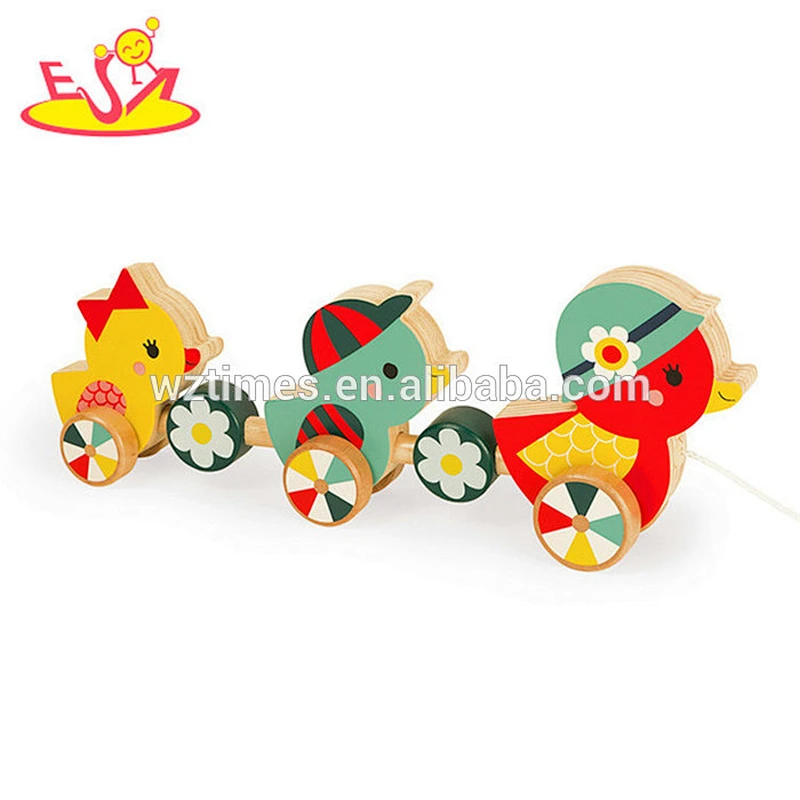 Wholesale most lovely wooden pull chicken toy help baby learning walking W05B165