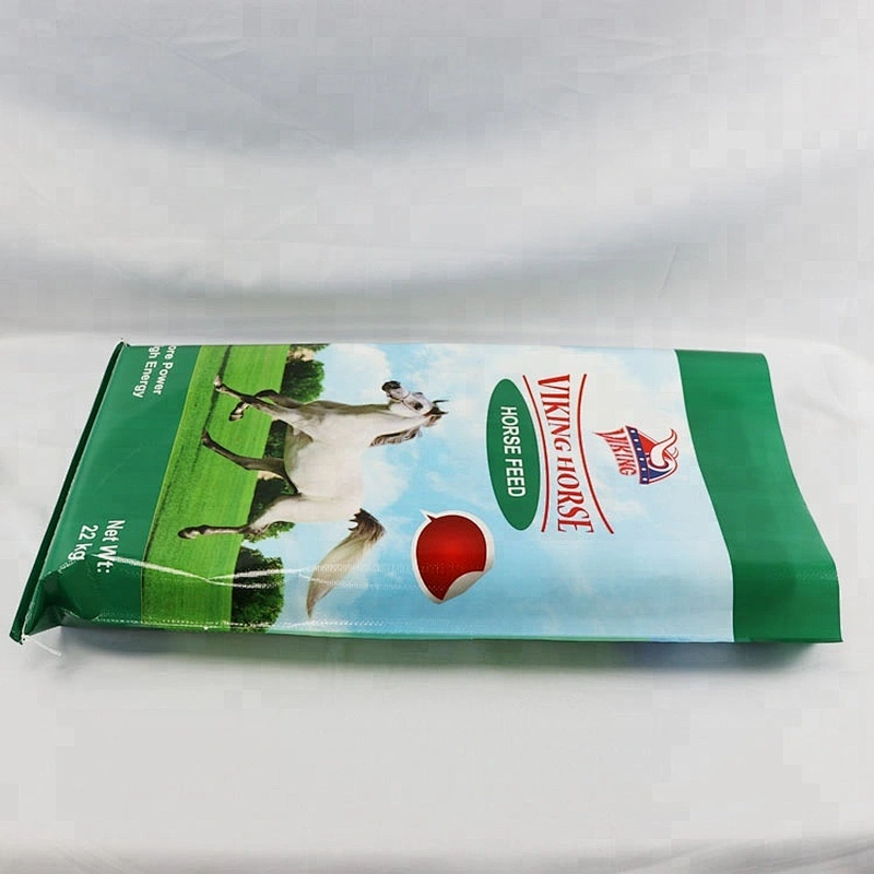 Bopp laminated pp woven horse feed bag 20kg in bulk packaging , 25kg plastic animal feed bag for sale
