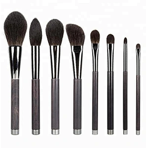 Customized Logo Magnet 8pcs Makeup Brush Set With Wood Handle