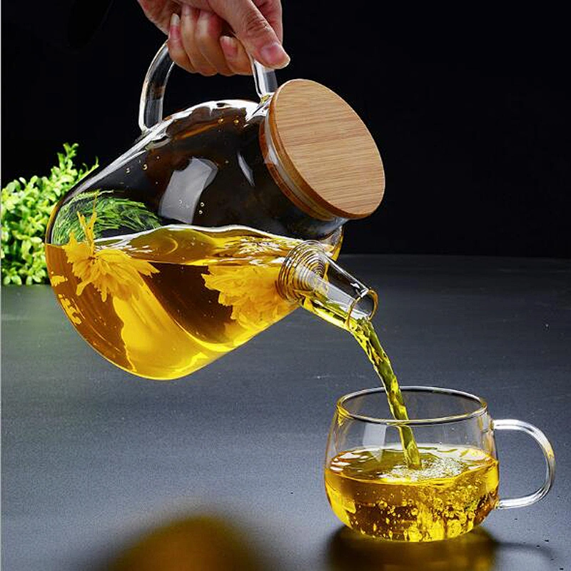 High quality glass water bottle 1.8L big capacity glass handle and bamboo cover cup