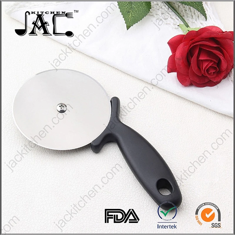 Plastic Black Handle Precision Pizza Cutter with Finger Guard