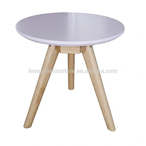 Scandinavian solid oak wood legs small round coffee table design with pink MDF top