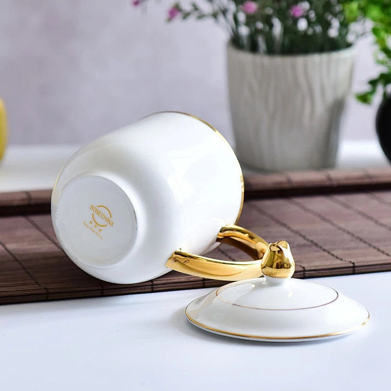 Bone china white porcelain cup with cover and gold handle for tea