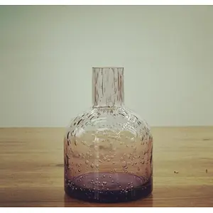 Wholesale American Country Style Geometric Shape Colored Handblown Glass Vase With Bubble For Home Decoration
