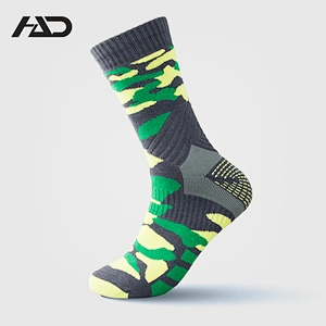 men's seamless terry sport socks