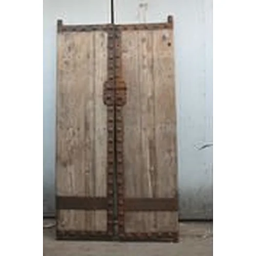 r door