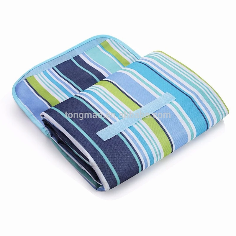Outdoor foldable waterproof camping picnic blanket with handle mat