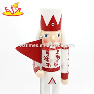 2018 Wholesale mini fashion model toy wooden funny nutcracker for sale W02A289