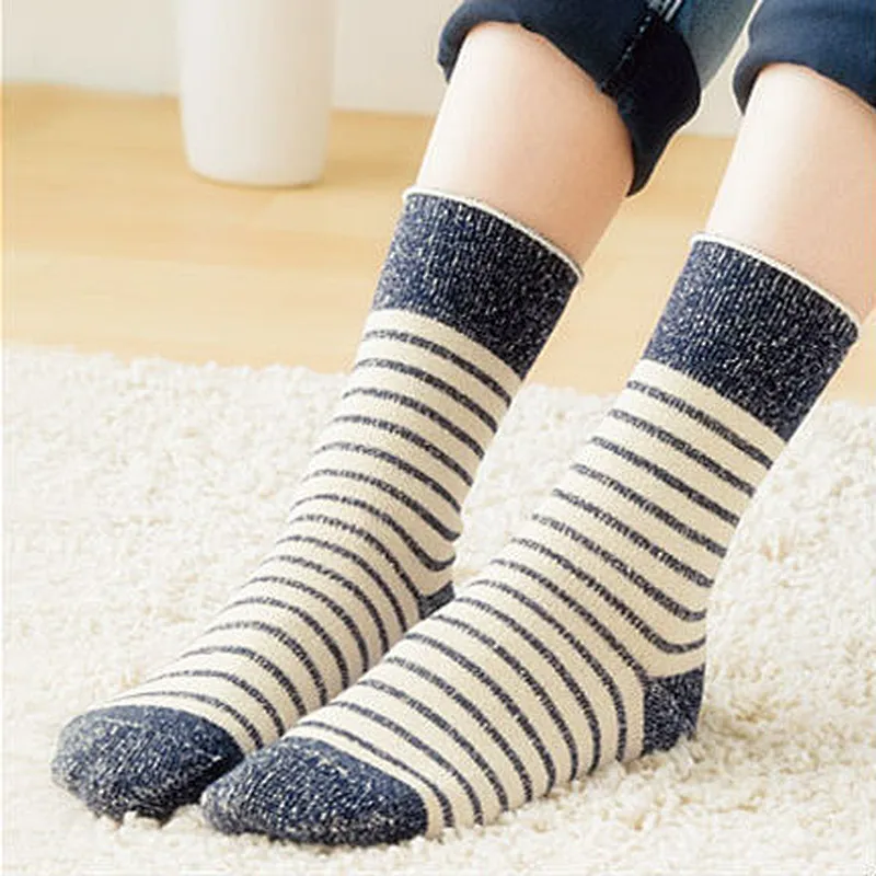 Latest design China supplier wholesale cheap woman sock