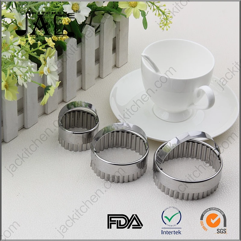 Stainless Steel Round Biscuit Cutter with Fluted Edge