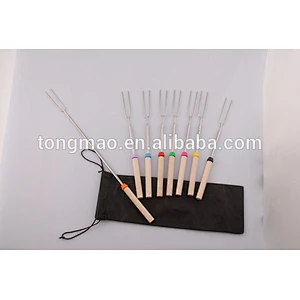 32 inch wooden handle telescoping roasting fork set
