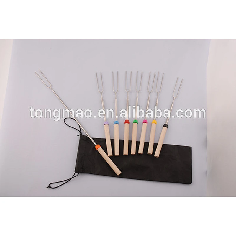 32 inch wooden handle telescoping roasting fork set