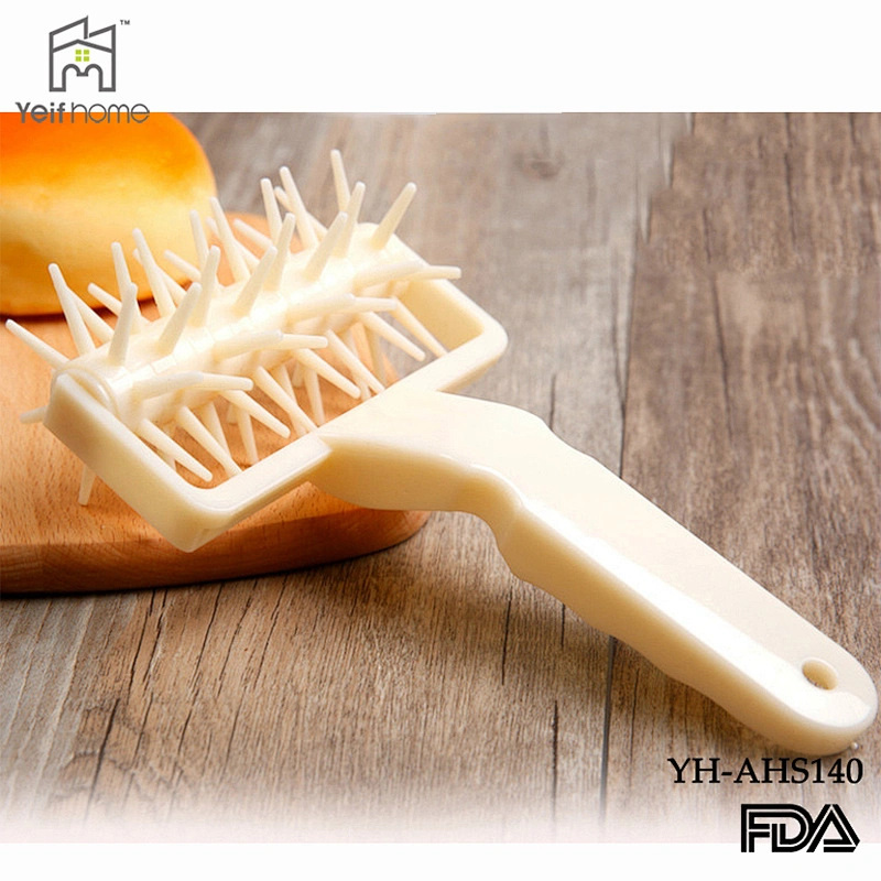 Bakeware plastic spike roller wheel