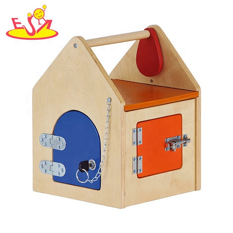 2019 New hottest kids montessori wooden busy board with latches W12D135