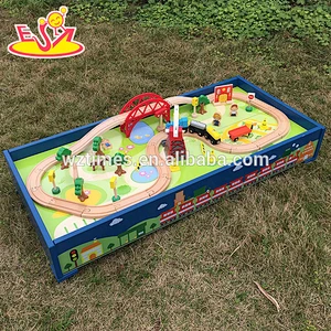 2018 new children popular wooden toy train set W04C037