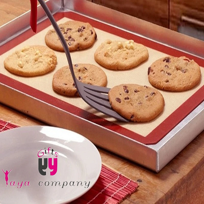 Wholesale Custom's Logo Easy storage Silicone Baking mats with multicolor