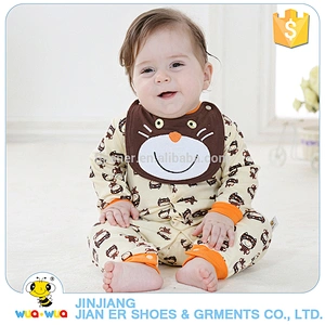 Wholesale cute animals pattern printing design long sleeve baby knitted romper