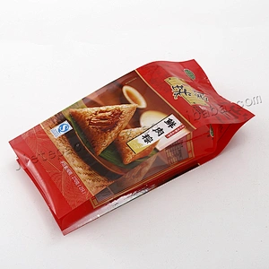 Resealable vacuum plastic snack food packaging bag with transparent window
