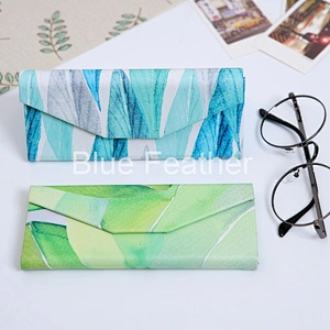 Hot Selling Foldable Triangle Sunglasses Case For Woman Case Glasses