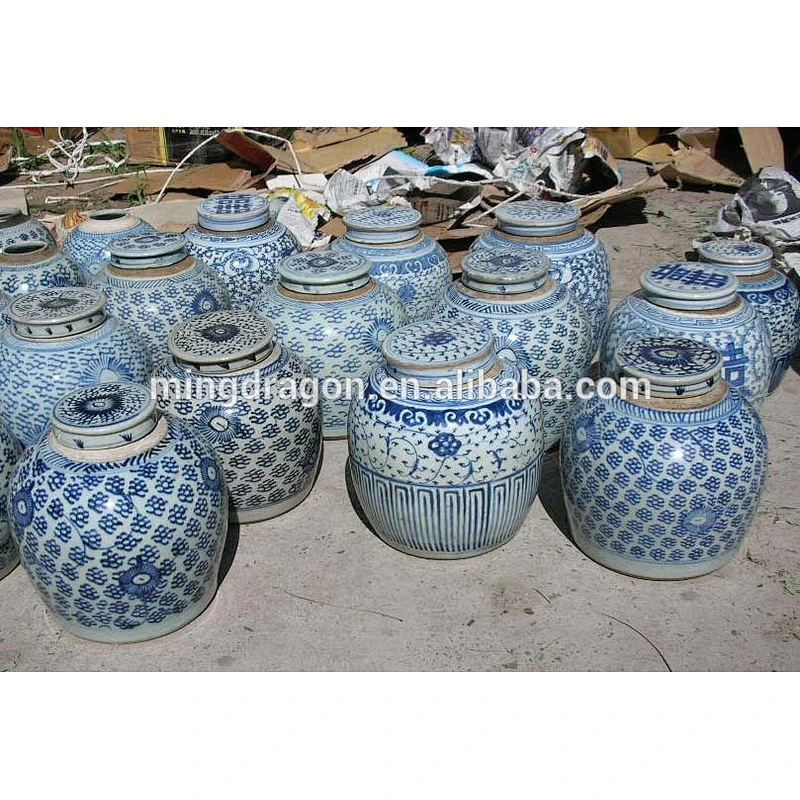 Antique porcelain blue and white painting vase