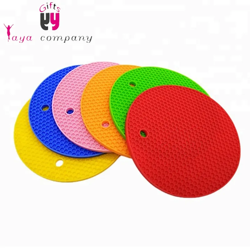 beautiful easy carry silicone cup mat