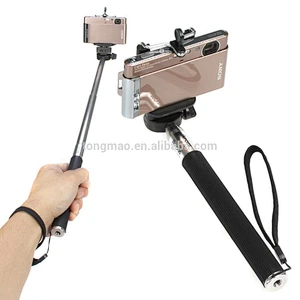 Extendable self portrait shooting pole for smart phone