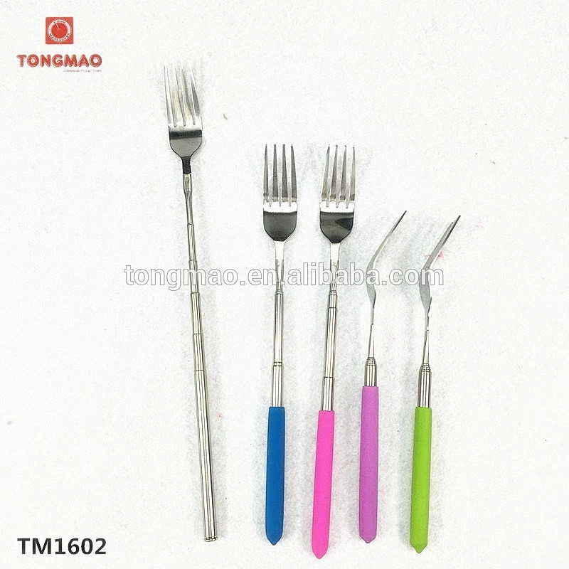 FDA free, Good quality!!! Telescopic extendable dinner long fork for joke cultery