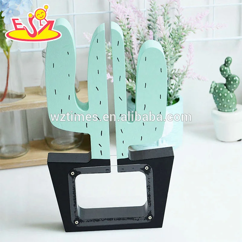 Wholesale cheap hand-painted wooden cactus coin bank for kids W02A280