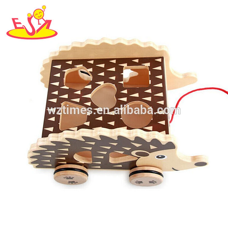 Wholesale best sale hedgehog shaped wooden pull blocks car toy high quality wooden pull blocks car toy W05B159