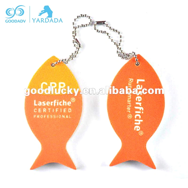 customized foam keychain with red color foam and heart shape