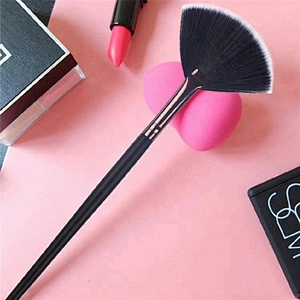Hot Private Label Cosmetics Makeup Fan Brush