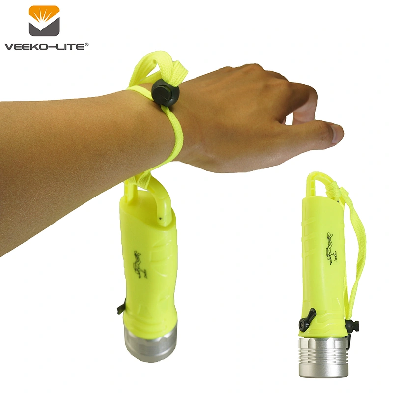 30 METERS PROFESSIONAL WATERPROOF DIVING PLASTIC LED FLASHLIGHT TORCH AA BATTERY 2018 HOT SELLING 120 LUMENS