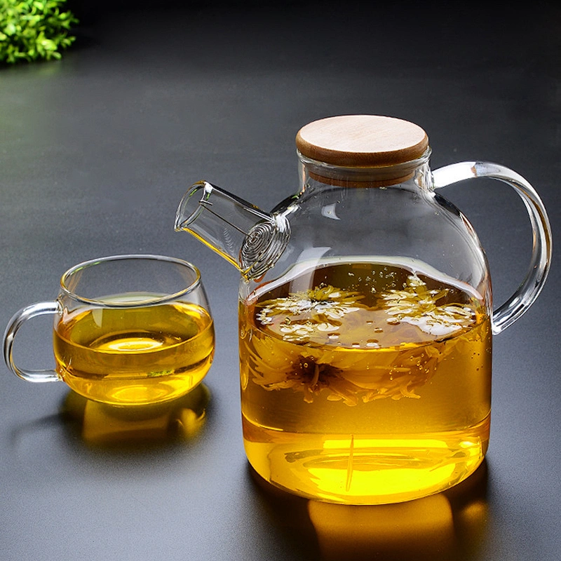 High quality glass water bottle 1.8L big capacity glass handle and bamboo cover cup