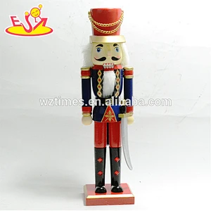 Wholesale pretty wooden honor guard prnaments nutcracker doll toy for kids W02A194