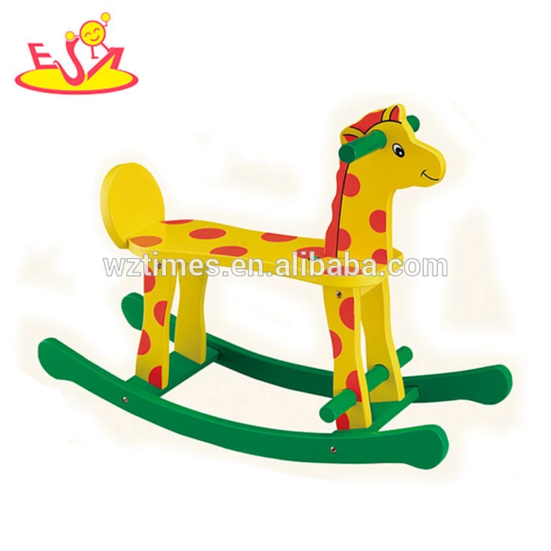 Caballo mecedora de madera del niño popular de moda al por mayor de los niños caballo de oscilación de madera W16D026