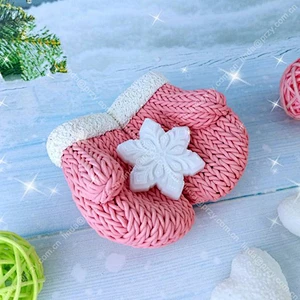 Knitted mittens silicone soap molds Heart shape Gloves Soap gel Silica  Mould