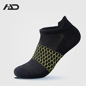 men's black plain sport sneaker