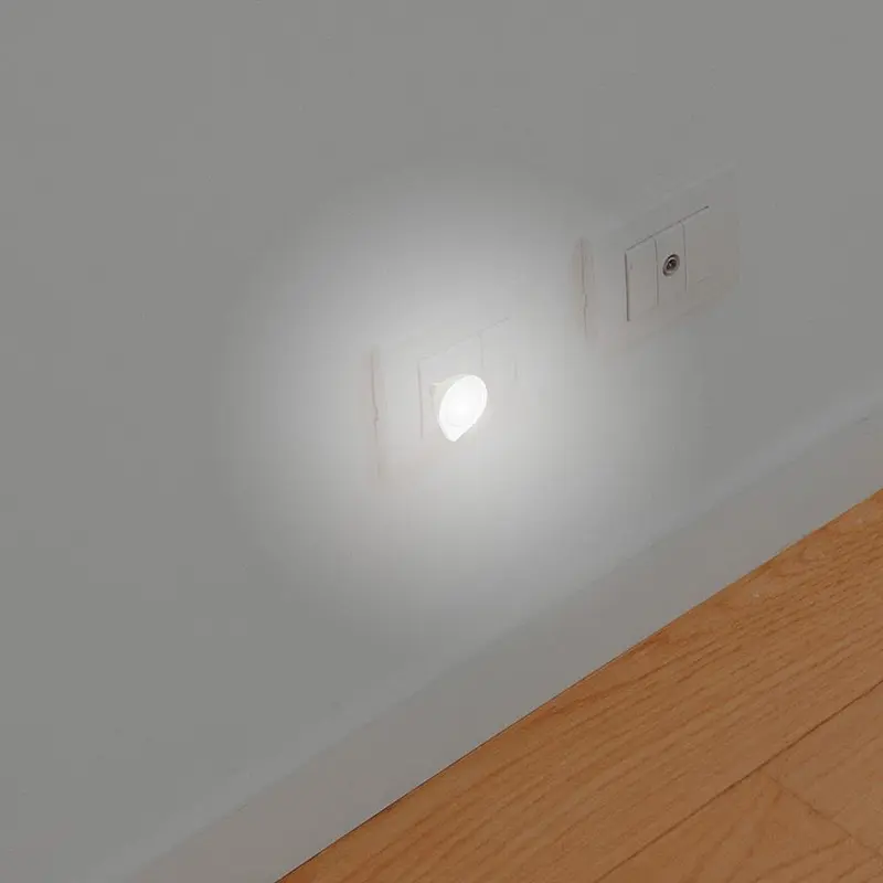 2018 New product energy-saving adorable Q shape endurable baby bedroom intelligent sensor light night light