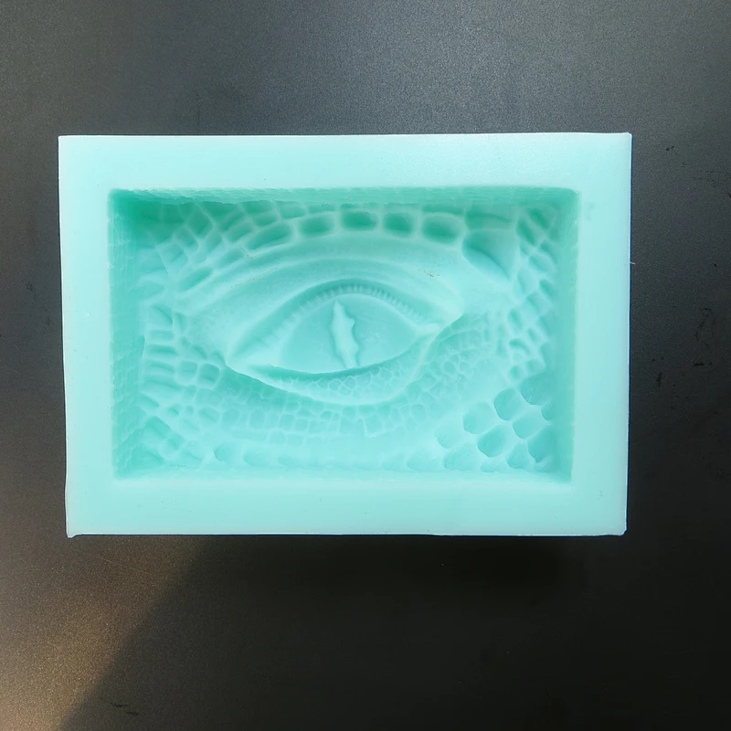 QT0100 New Gift embossed dragon eye shape soap silicone mold
