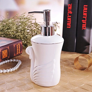 Fashion 5pcs Ceramic Bathroom Set China Supplier in-stock Toothbrush and Gargle Cup Home Porcelain Toilet Set