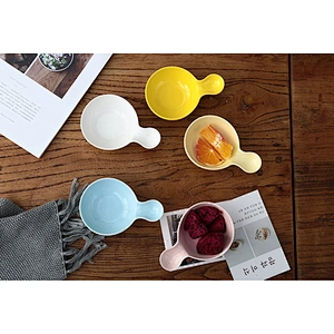 Cheap price small capacity round bowl with handle for rice dish 2019