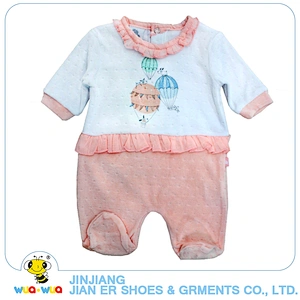 Latest design winter wear newborn baby girls jumpsuit with socks