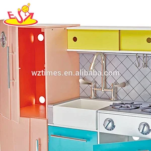 Neues heißes Vorschulspielminiatur-Holzküchen-Spielzeugset für Kinder W10C327