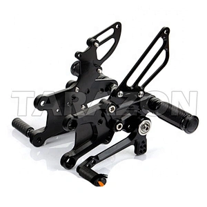 SUZUKI CNC Racing Adjustable Rear sets Rear sets Foot Pedal Pegs For B-KING