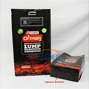 Square bottom heavy duty pp woven BBQ charcoal bag packing 5kg 10kg with punch handle