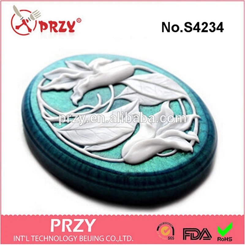 S4234 PRZY Duchess of Albany Clematis Flower Soap Oval Silicone Soap Mold
