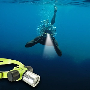 30 METERS PROFESSIONAL WATERPROOF DIVING PLASTIC LED HEADLIGHT AAA BATTERY 2018 HOT SELLING 120 LUMENS
