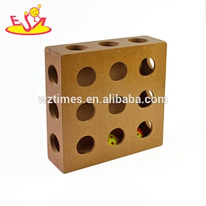 Wholesale popular smart toy wooden pets treat toy for training small animals' paw W06F049